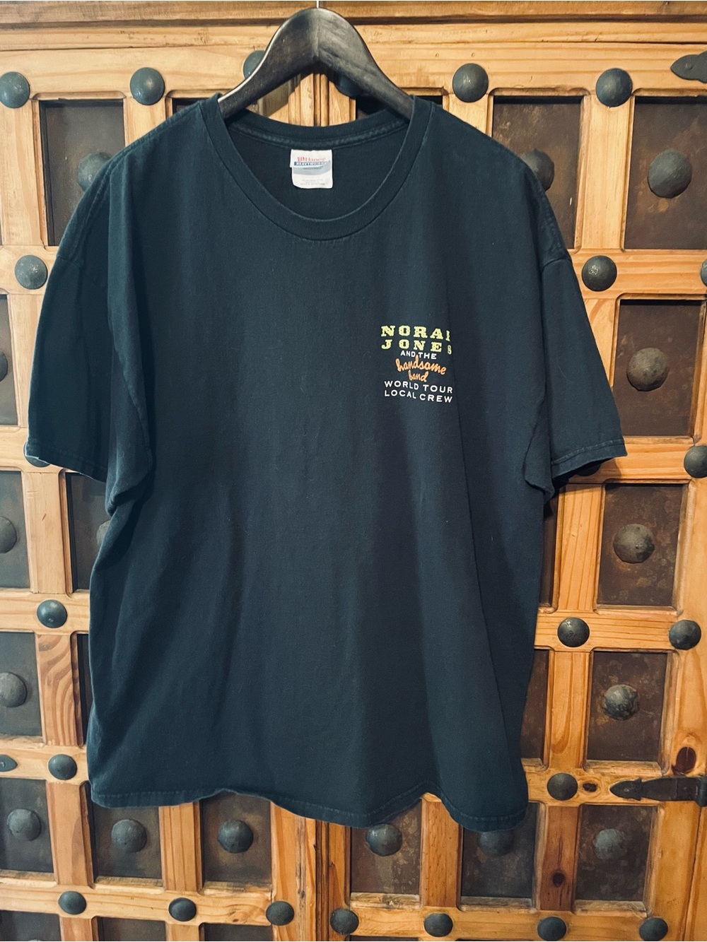 Norah Jones and Handsome Band World Tour Local Crew size XL